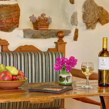 In Guest - Traditional For Relaxation And Rejuvenation La Canea